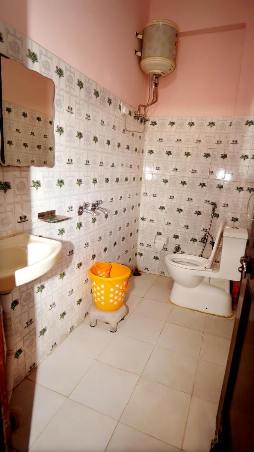 Thakur Homes- Couple And Family Friendly Homestay ชิมลา ภายนอก รูปภาพ