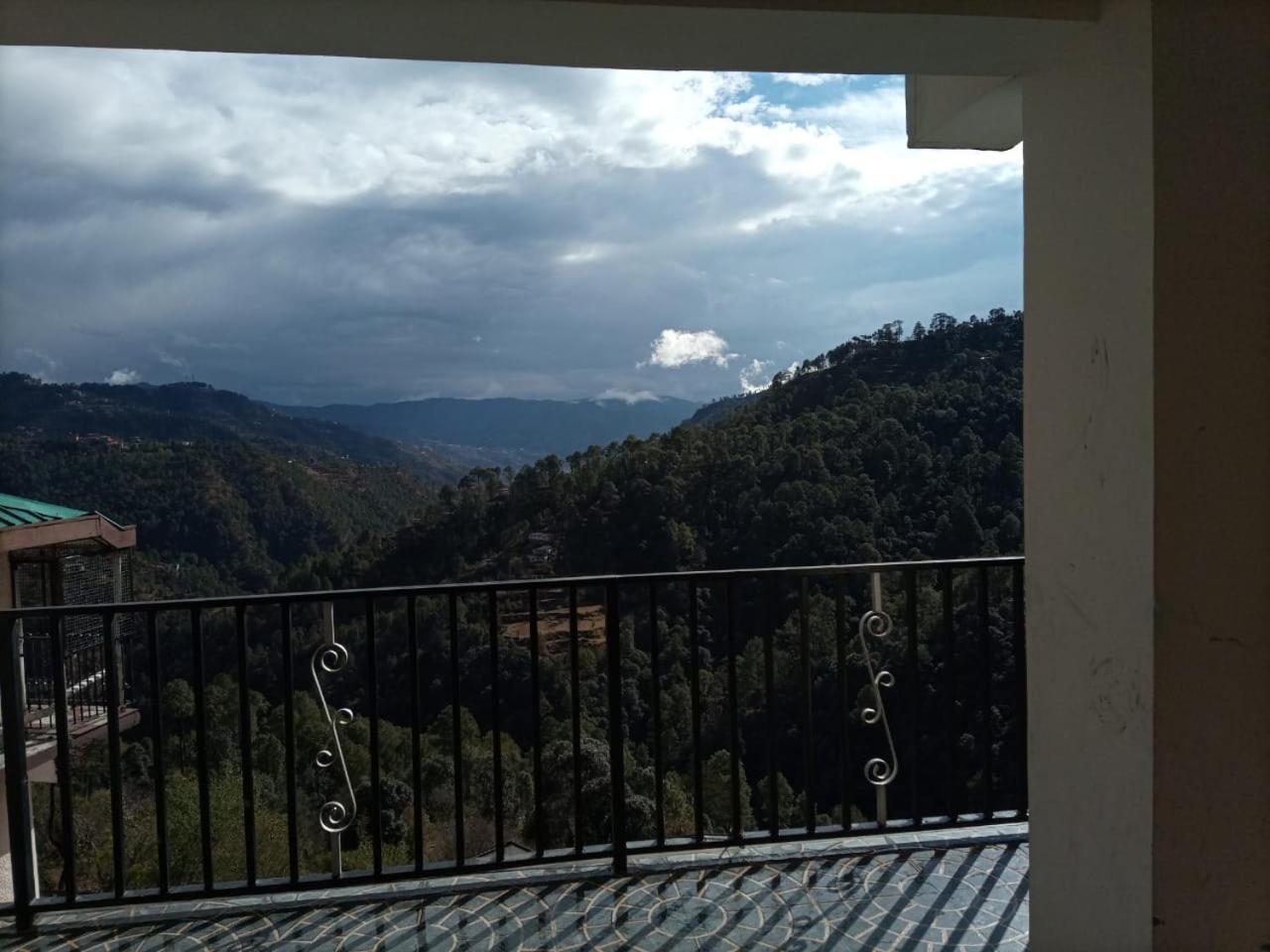 Thakur Homes- Couple And Family Friendly Homestay ชิมลา ภายนอก รูปภาพ