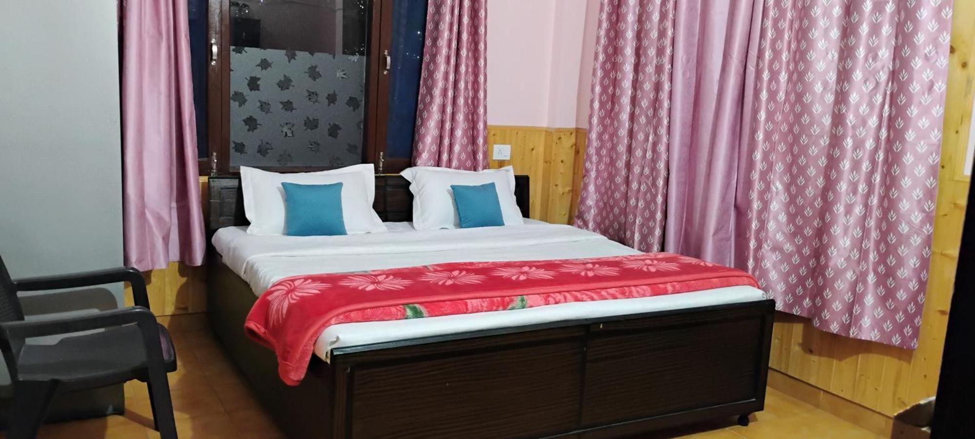 Thakur Homes- Couple And Family Friendly Homestay ชิมลา ภายนอก รูปภาพ